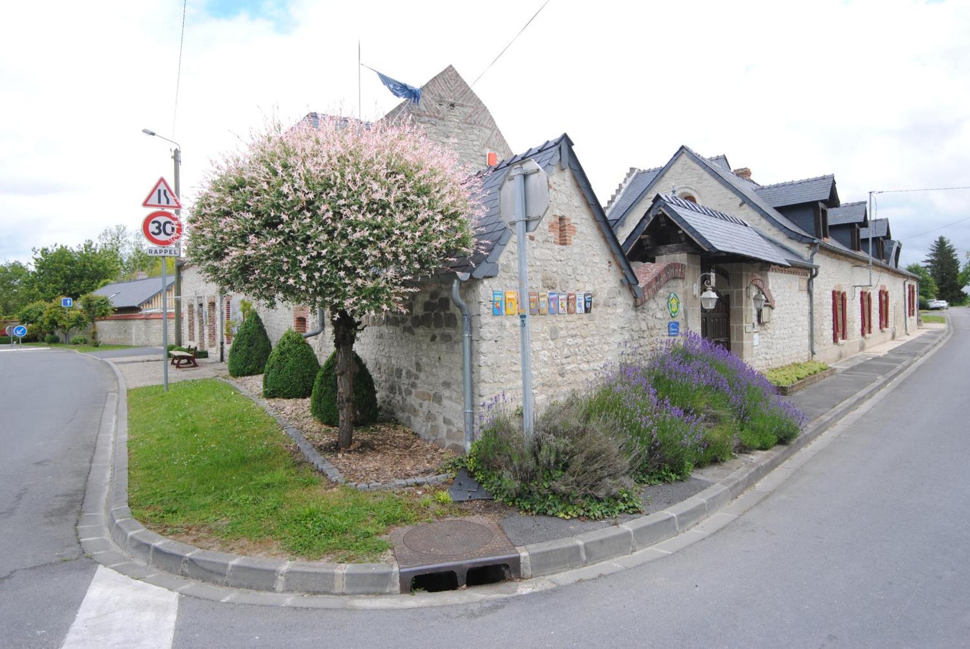 Le Grand Logis - Guest House - Bed And Breakfast Marchais  Exterior photo