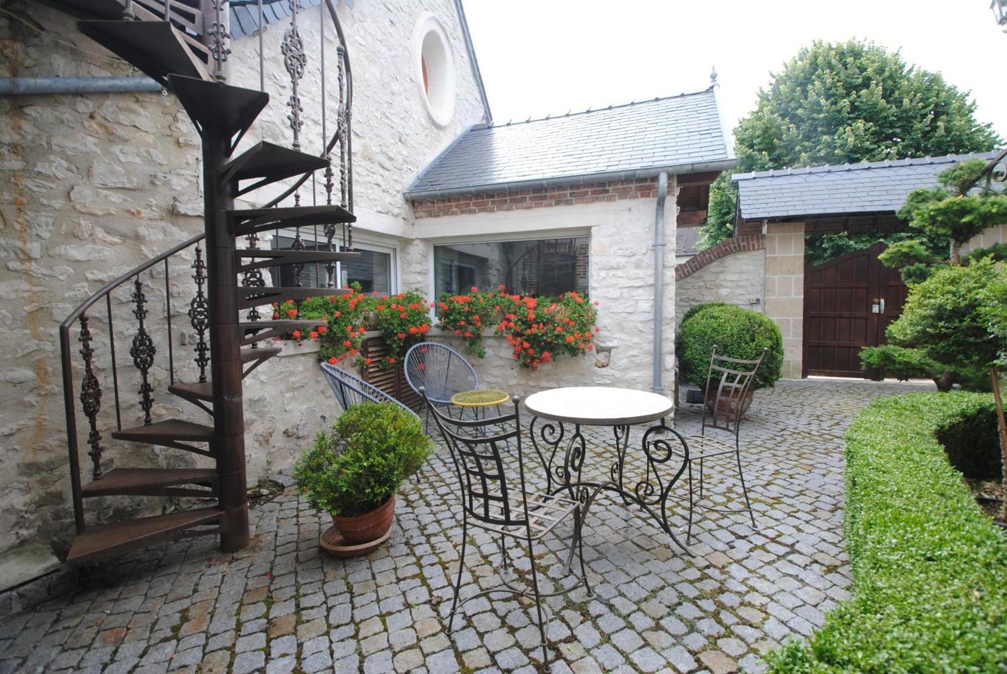 Le Grand Logis - Guest House - Bed And Breakfast Marchais  Exterior photo