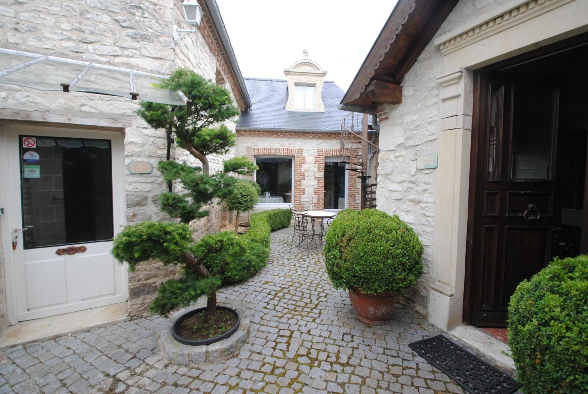 Le Grand Logis - Guest House - Bed And Breakfast Marchais  Exterior photo